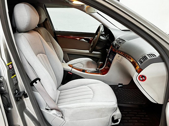 Mercedes-Benz E280 13 of 30