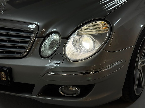 Mercedes-Benz E280 28 of 30