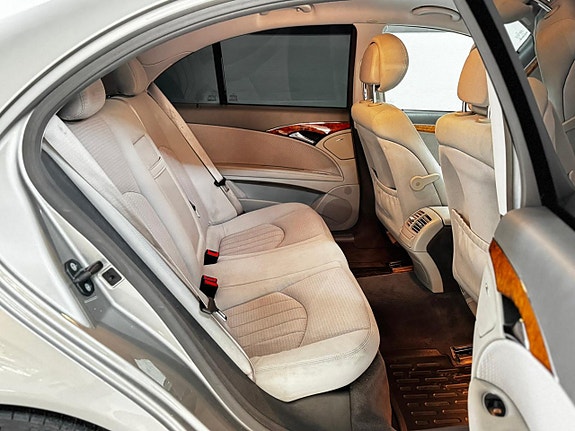 Mercedes-Benz E280 15 of 30