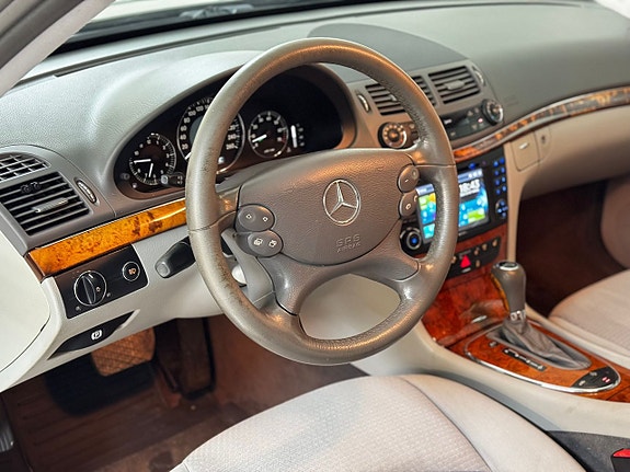 Mercedes-Benz E280 10 of 30