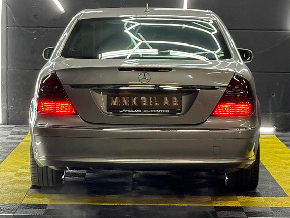 Mercedes-Benz E280 5 of 28
