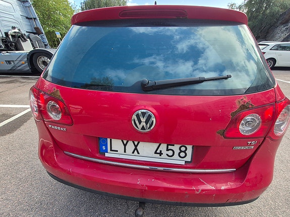 Volkswagen Passat 2 of 10