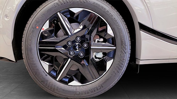 Kia EV6 9 of 12