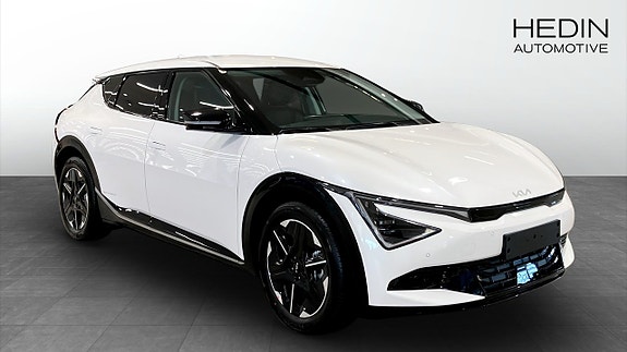 Kia EV6 3 of 5