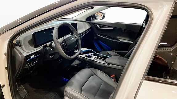 Kia EV6 8 of 12