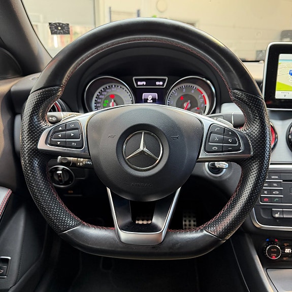 Mercedes-Benz CLA250 10 of 11