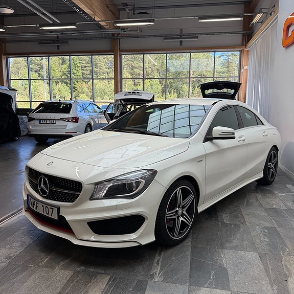 Mercedes-Benz CLA250 5 of 11