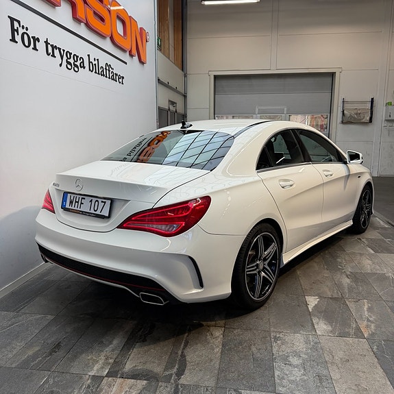 Mercedes-Benz CLA250 4 of 11