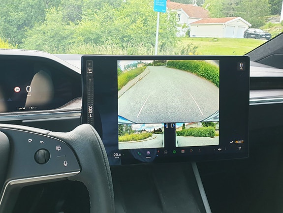 Tesla Model X 5 of 5