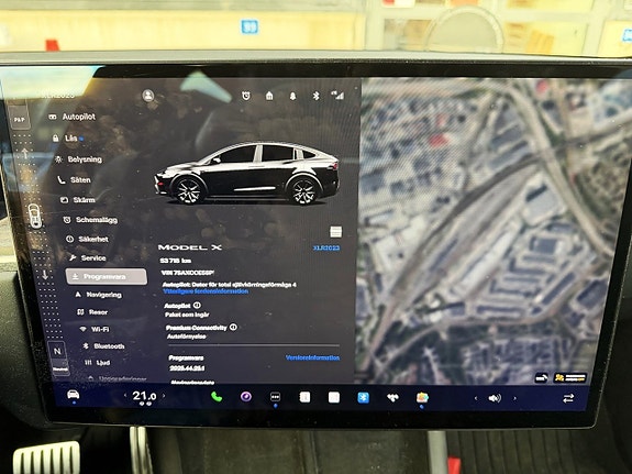 Tesla Model X 8 of 12