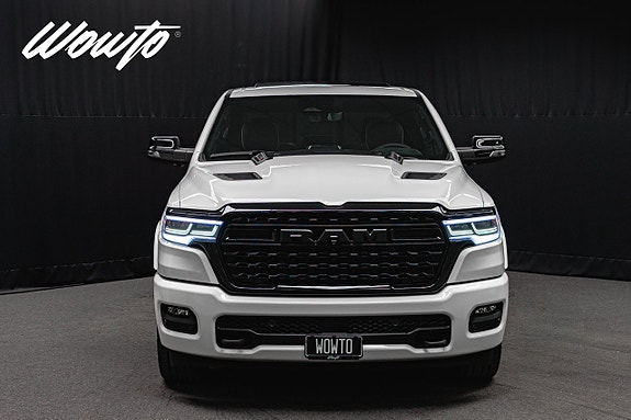 Dodge RAM 1500 2 of 26