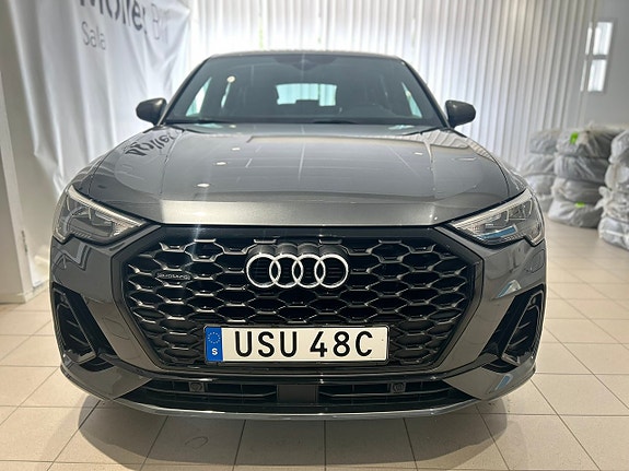 Audi Q3 3 of 5