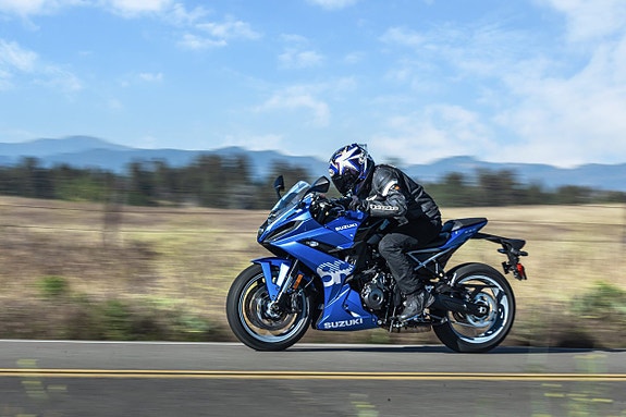 Suzuki GSX-8R - 2026 9 of 15