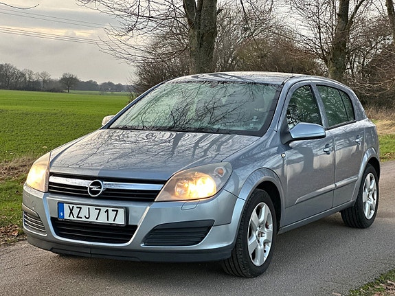 Opel Astra 2 of 5