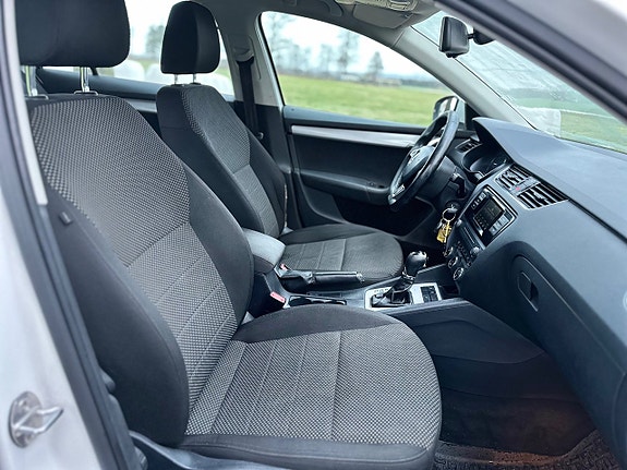 Skoda Octavia 11 of 17