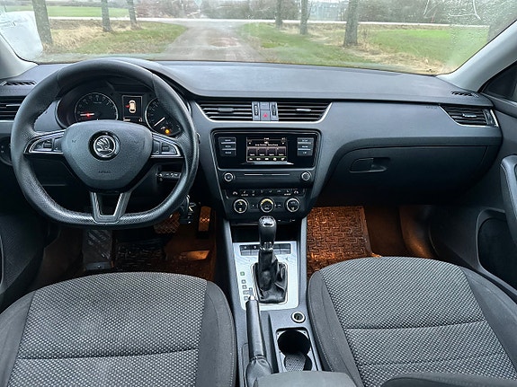 Skoda Octavia 9 of 17