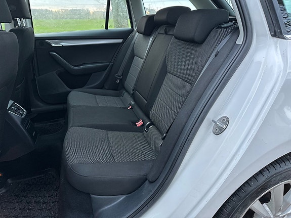 Skoda Octavia 14 of 17