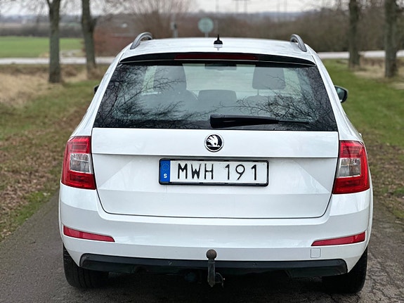 Skoda Octavia 6 of 17