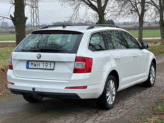 Skoda Octavia 3 of 5