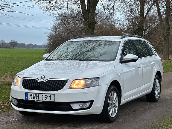 Skoda Octavia 2 of 5