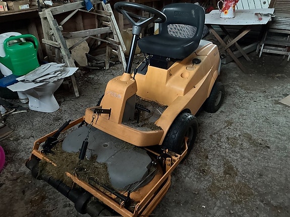 Åkgräsklippare  Stiga Villa Master