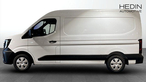 Nissan Interstar 2 of 5
