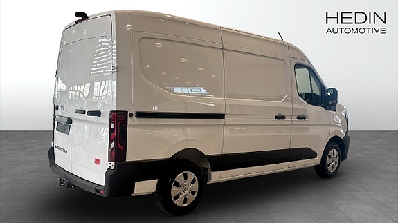 Nissan Interstar 3 of 5