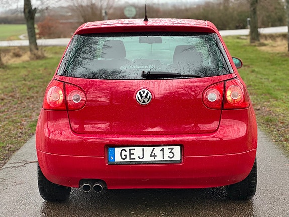 Volkswagen Golf V 5 of 17