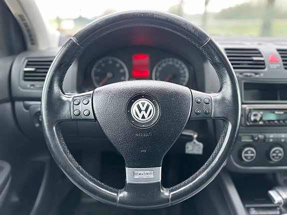 Volkswagen Golf V 13 of 17