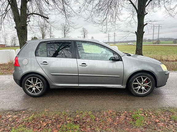 Volkswagen Golf V 8 of 15