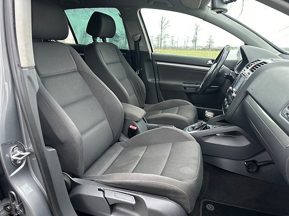 Volkswagen Golf V 11 of 15