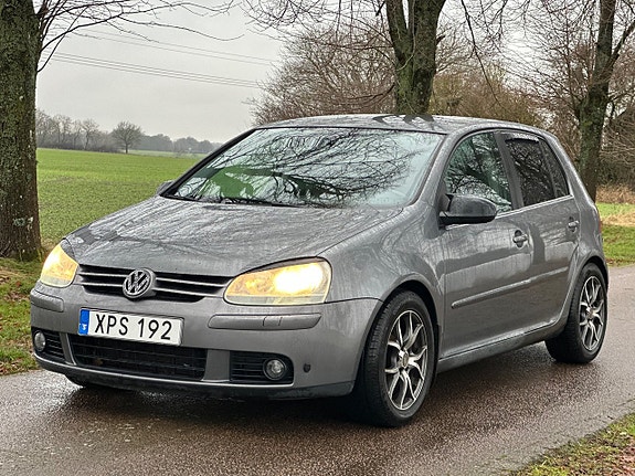 Volkswagen Golf V 2 of 15