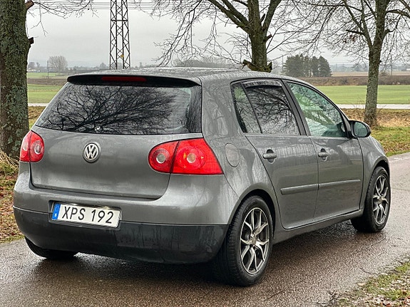 Volkswagen Golf V 3 of 15