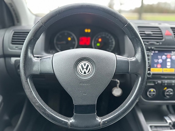 Volkswagen Golf V 14 of 15