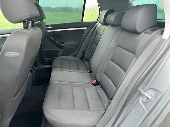 Volkswagen Golf V 13 of 15