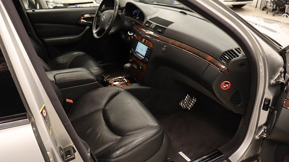 Mercedes-Benz S350 9 of 13