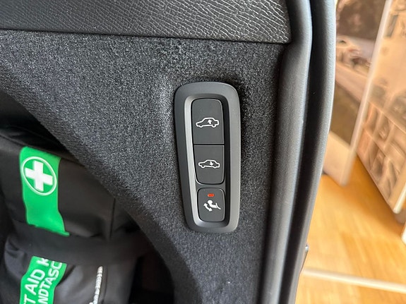 Volvo XC90 15 of 16