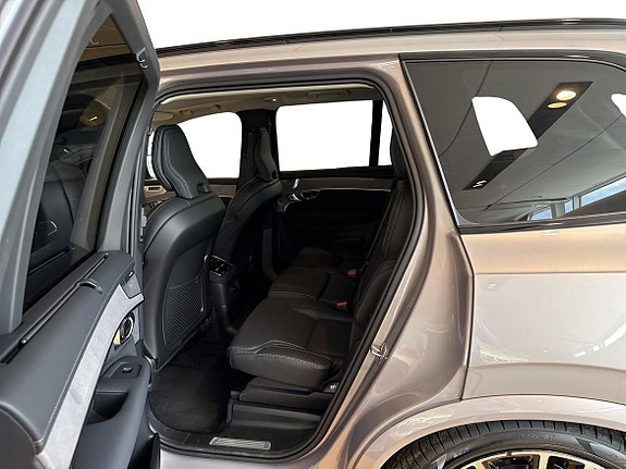 Volvo XC90 6 of 16