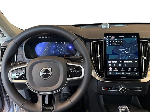 Volvo XC90 7 of 16