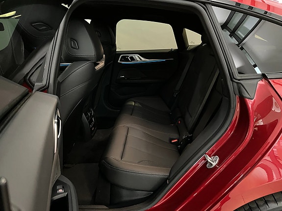 BMW i4 11 of 14