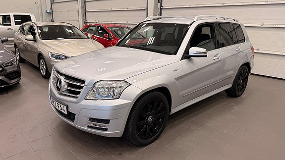Mercedes-Benz GLK220 3 of 5