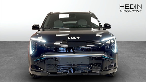 Kia EV3 2 of 12