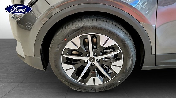 Ford Explorer 9 of 9
