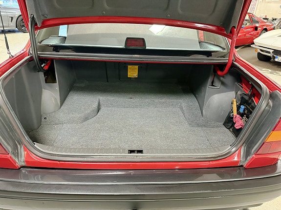 Volvo 940 18 of 26