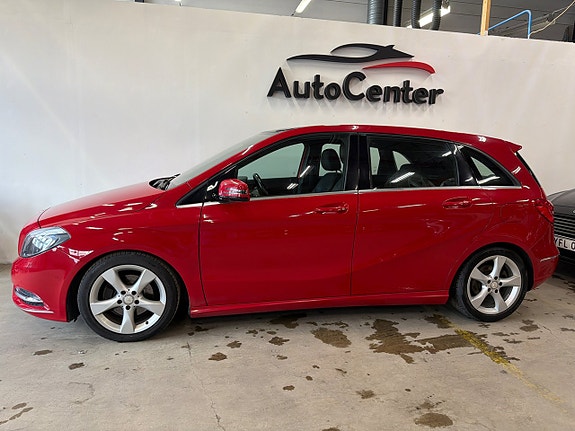Mercedes-Benz B180 3 of 5