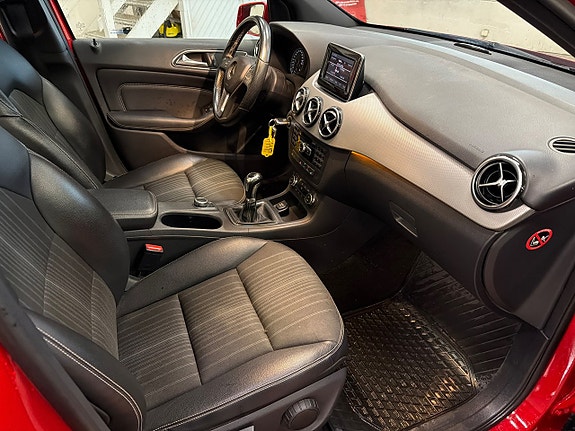 Mercedes-Benz B180 5 of 5