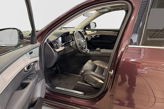 Volvo XC90 4 of 23