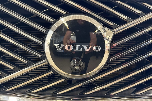 Volvo XC90 13 of 23
