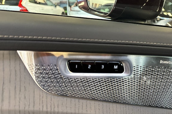 Volvo XC90 20 of 23
