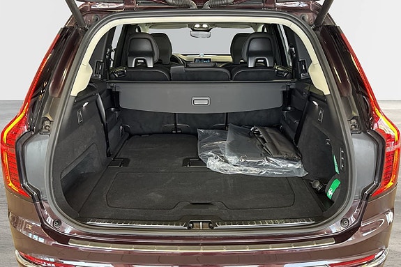 Volvo XC90 8 of 23